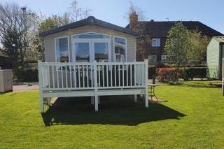 3-Bed Caravan Sleeps 8 with Enclosed Decking - 8