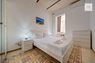 Prime 3BR Gzira Townhouse near Sliema Ferry - 1