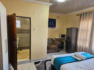 G Chester Guest House - 4