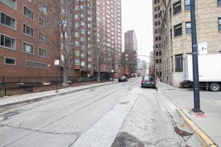 Gold Coast 2BR w Doorman Gym 2 blocks to L CHI-556 - 6