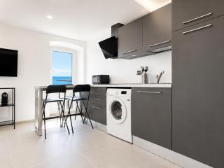 Modern Sea View Flat Air Conditioning - 1