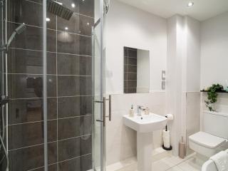 Leeds Dock Penthouse Retreat With Free Parking - 6