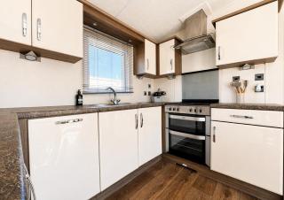Beautiful 6 Berth Caravan By The Beach In Suffolk Ref 40076Nd - 3