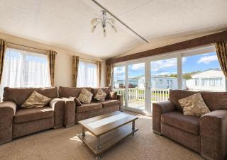 Beautiful 6 Berth Caravan By The Beach In Suffolk Ref 40076Nd - 6