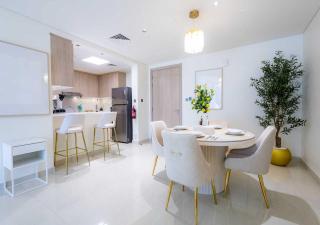 Chic 1BR in Bay Residences with Ultimate Coastal Living - 5
