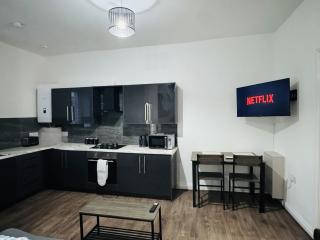Home Cozy & Comfortable Stay in Accrington Flat B - 4