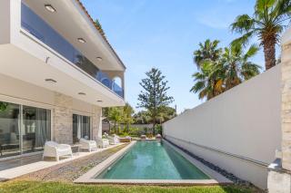 Luxury Villa with Pool, BBQ & Garden in Vouliagmeni - Athens - 5