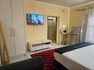 G Chester Guest House - 9