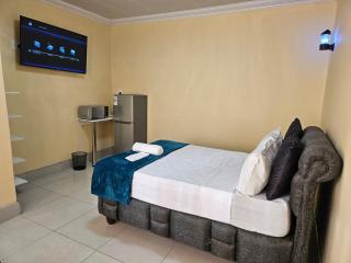 G Chester Guest House - 8