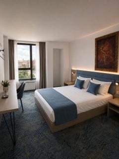 Central Plaza Hotel - 4