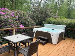 The Botanical - Luxury Glamping Lodge Cheshire - 1