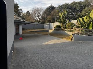 River Road Retreat Randpark - 9