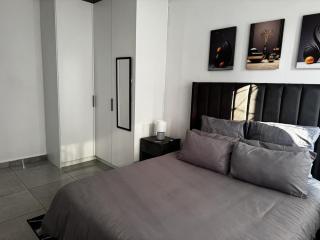 River Road Retreat Randpark - 4