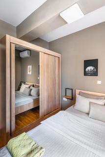 Sofija's Exclusive Parkside Apartment 2 - 1