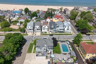 Iconic South Haven Estate - Pool, Hot Tub, Outdoor Kitchen, Game Room & More! - 9