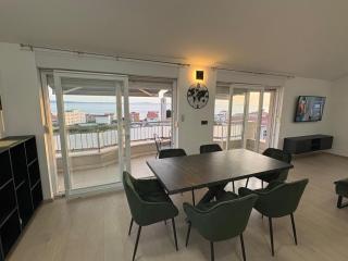 Romantic Sunrise Apartment - 1