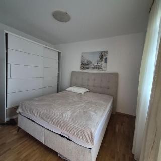 Bright & Spacious Apartment Budva - 7