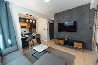 Stunning Villa with Pool, 5 Min to Beach - LB2 - 4