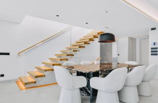 Luxury 4-bedroom villa that truly - 2