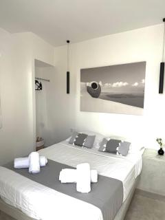 Fira Value Rooms- Fira Center- Capital Santorini - 2