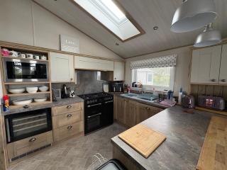 Luxury Harrogate Lodge South Facing Decking - 1