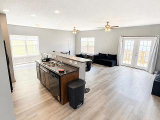 4BR Indy Home Near Downtown, Pets Welcome, Parking - 2