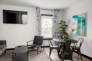 Charming 1BR,1BA Gem with Free Parking in Philly - 6