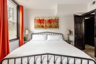 Cozy 2BR,1BA Retreat for 6 with Free Parking in Philly - 3