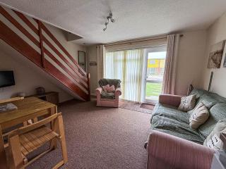 Lovely 4 Berth Chalet To Hire In Hemsby Nearby The Beach Ref 18177B - 5
