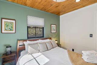 New Modern Lakefront Close to Wisp - 8