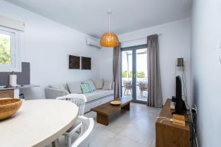 Naxos Infinity Villa and Suites - 9