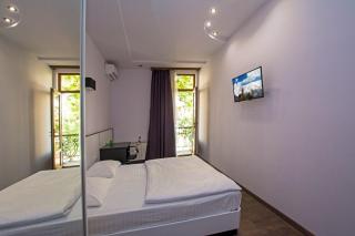 Republic Square Guesthouse - 8