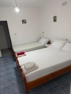 Center Rooms - 8