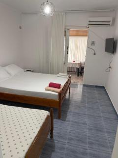 Center Rooms - 2