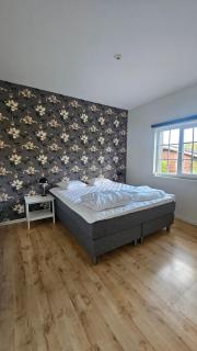 Spacious apartment near beaches - 1