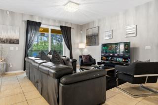 Stunning Vacation Home in Watersong Resort with Large Pool with Spa and Movie Room - 7