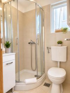 APARTMENTS JELENA 1,2,3,4 & 5 SUPETAR - free parking - 9