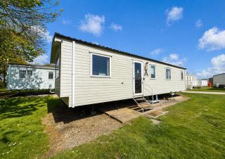Stunning Caravan At Broadland Sands Holiday Park Ref 20004Bs - 9