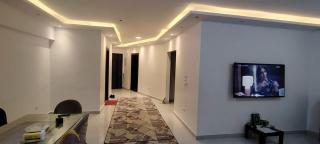 Luxury apartment in Zahraa Maadi with a view of the pool - 8
