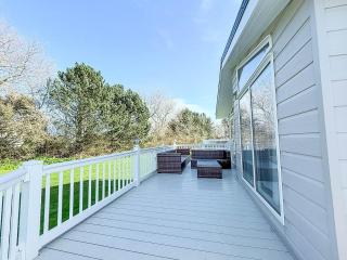 Luxury 6 Berth Lodge With Wifi At Broadland Sands In Suffolk Ref 20011Cv - 8