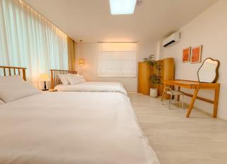Large accommodation for 10 people, Near Jongno, Itaewon , Seongsu,family trip - 1