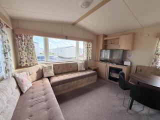 Lovely Caravan With Free Wi-Fi At Broadland Sands Park, Suffolk Ref 20020Bs - 8