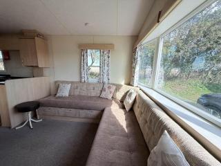Lovely Caravan With Free Wi-Fi At Broadland Sands Park, Suffolk Ref 20020Bs - 6