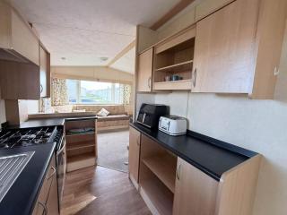 Lovely Caravan With Free Wi-Fi At Broadland Sands Park, Suffolk Ref 20020Bs - 3