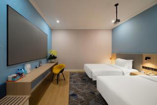 Holiday Inn Express Chengdu Tianfu Square by IHG - 1