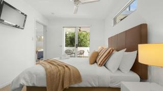 Showroom Group Stay - Sleeps 8 - Baby and Work Station Ready - Oxford St - 8