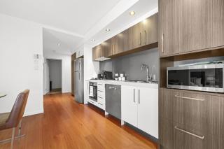 Showroom Group Stay - Sleeps 8 - Baby and Work Station Ready - Oxford St - 7