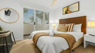 Showroom Group Stay - Sleeps 8 - Baby and Work Station Ready - Oxford St - 3