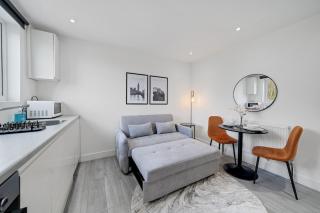 Stylish London 1-Bed Flat 5-15 mins to Central - 7