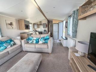 8 Berth Caravan With Decking And Wifi At Broadland Sands Park Ref 20064Cf - 8